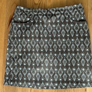 Tribal stretch skirt Size 10. Brown and white